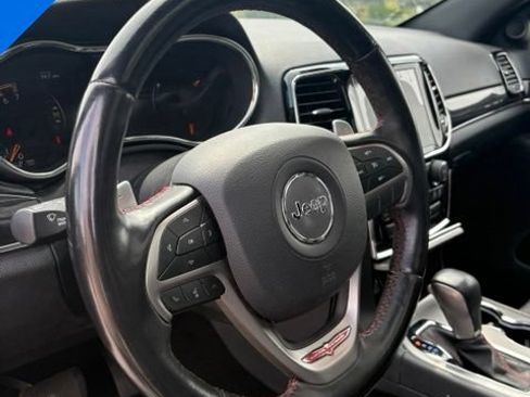 Used 2019 Jeep Grand Cherokee Trailhawk w/ Trailhawk Luxury Group AWD/4WD image 18