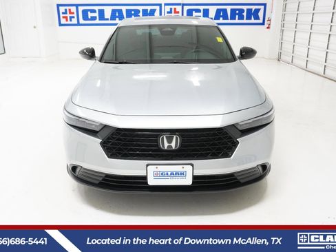Used 2025 Honda Accord Sport image 1