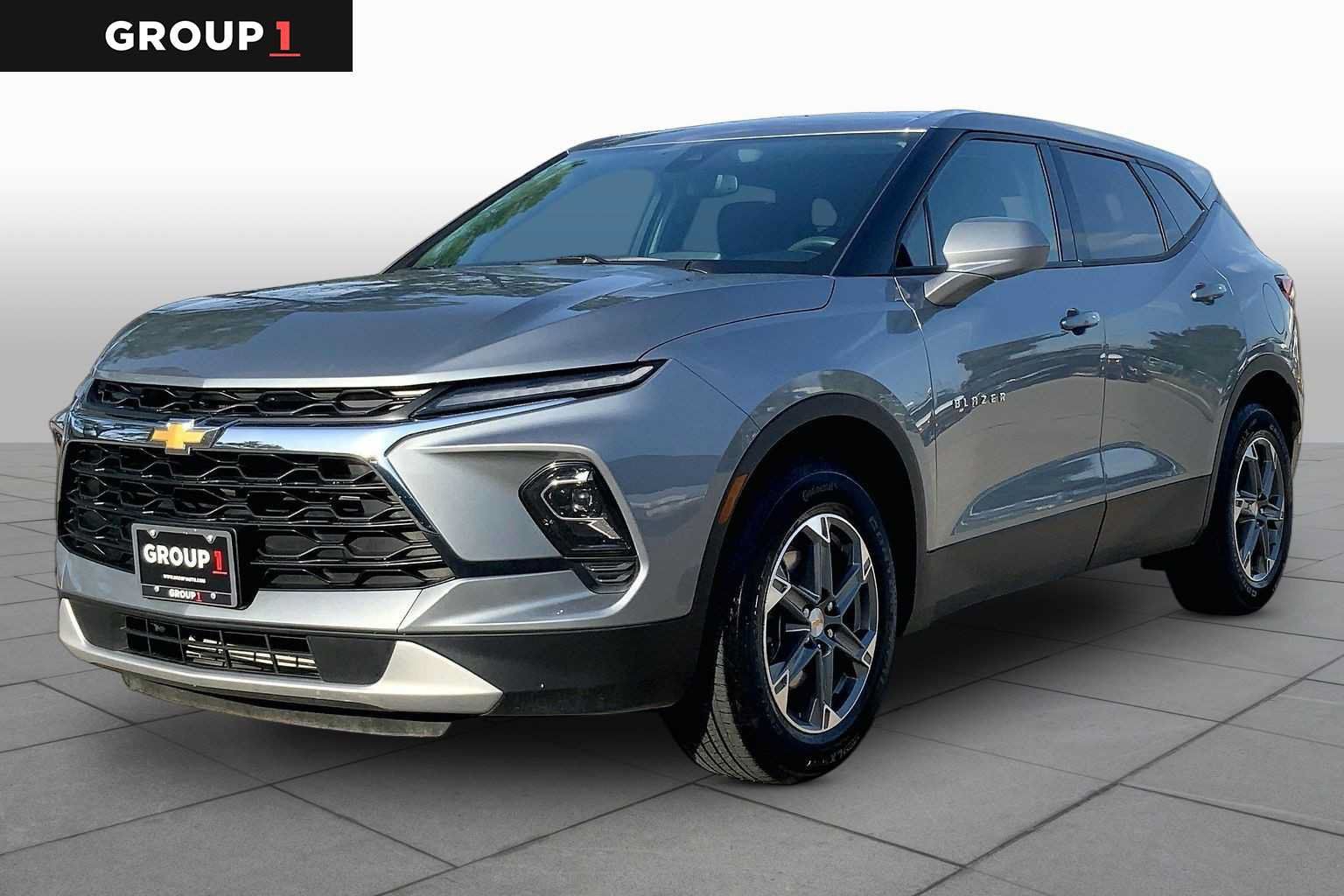 Used 2026 Chevrolet Blazer LT FWD image 1