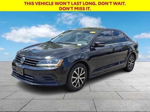 Used 2017 Volkswagen Jetta SE FWD image 4