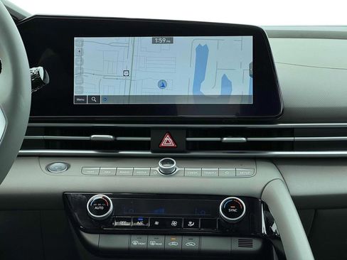 New 2025 Hyundai Elantra SEL FWD image 19