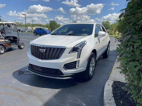Used 2021 Cadillac XT5 Premium Luxury FWD image 3