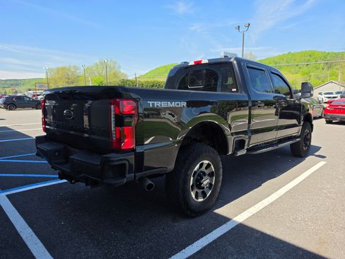 Used 2024 Ford F250 Lariat w/ Lariat Ultimate Package AWD/4WD image 3