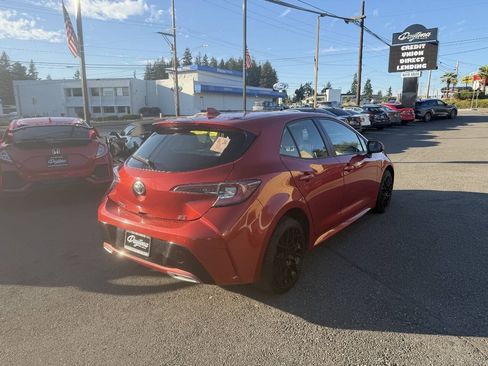 Used 2019 Toyota Corolla SE FWD image 2
