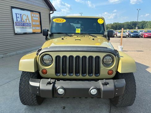 Used 2013 Jeep Wrangler Unlimited Sahara w/ Connectivity Group AWD/4WD image 2