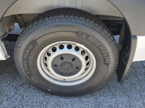 Used 2025 Mercedes-Benz Sprinter 2500 image 7