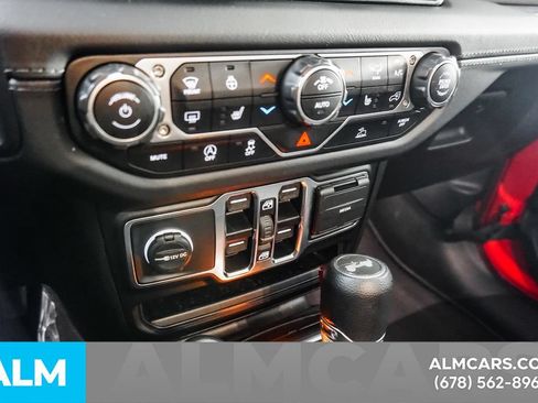 Used 2025 Jeep Wrangler Unlimited Sahara AWD/4WD image 37