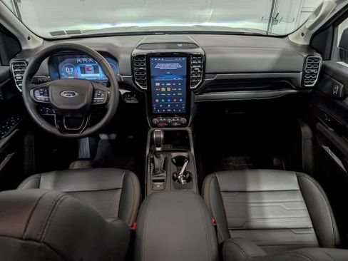 Used 2025 Ford Ranger Lariat w/ FX4 Off-Road Package AWD/4WD image 12