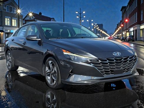 Used 2021 Hyundai Elantra SEL w/ Convenience + Premium Package image 2