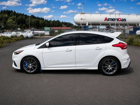 Used 2017 Ford Focus RS AWD/4WD image 4