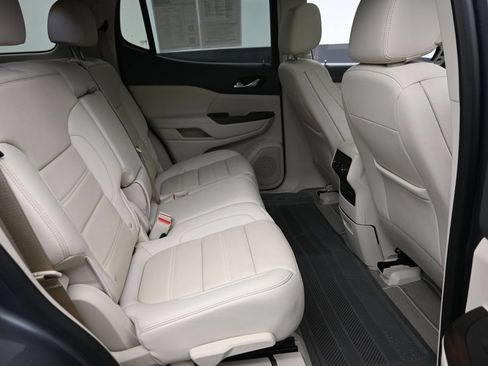 Used 2020 GMC Acadia Denali w/ Denali Ultimate Package AWD/4WD image 10