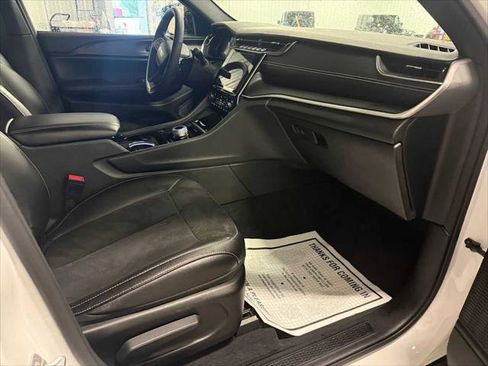 Certified 2023 Jeep Grand Cherokee Altitude image 28