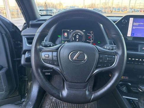 Used 2023 Lexus UX 250h AWD w/ Premium Package image 18