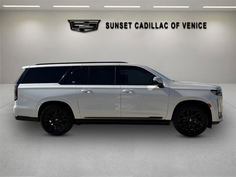 Used 2021 Cadillac Escalade ESV Sport Platinum image 2
