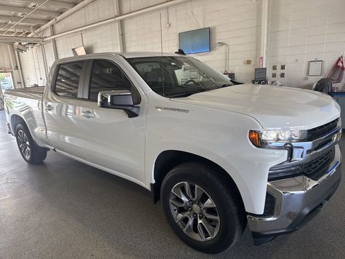 Used 2020 Chevrolet Silverado 1500 LT w/ All-Star Edition AWD/4WD image 2