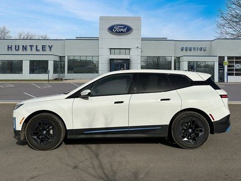 Used 2024 BMW iX xDrive50 w/ Convenience Package image 7