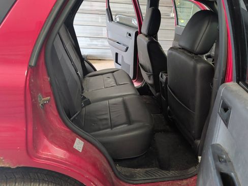 Used 2011 Ford Escape XLT w/ 203A Rapid Spec Order Code FWD image 27
