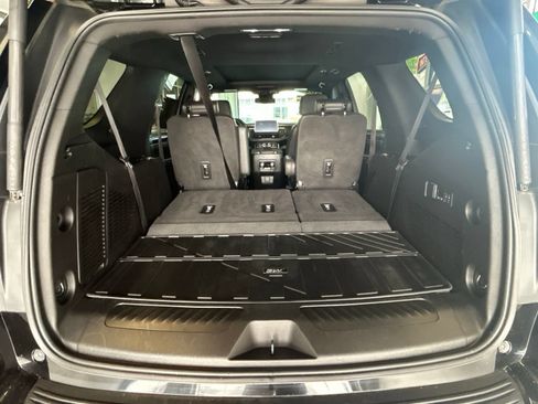 Used 2023 Chevrolet Tahoe LT w/ LT Signature Package AWD/4WD image 12