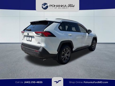Used 2022 Toyota RAV4 XLE Premium AWD/4WD image 5