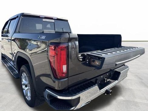 Used 2019 GMC Sierra 1500 SLT w/ SLT Premium Package AWD/4WD image 16