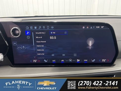 Used 2025 Chevrolet Traverse LT w/ Sun and Wheel Package FWD image 28
