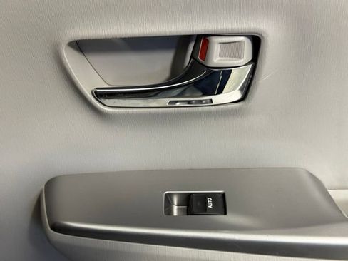 Used 2015 Toyota Prius V Four FWD image 23