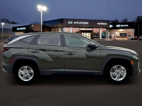 New 2026 Hyundai Tucson SE image 9