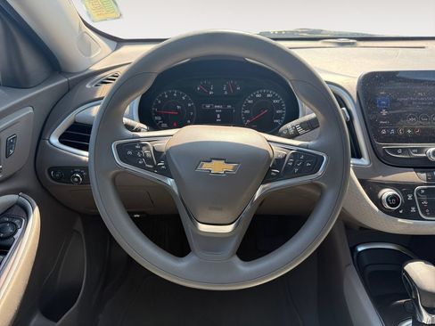 Used 2024 Chevrolet Malibu LT FWD image 12