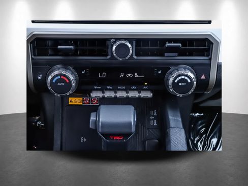 Used 2024 Toyota Tacoma TRD Off-Road w/ TRD Off Road Upgrade Package AWD/4WD image 21
