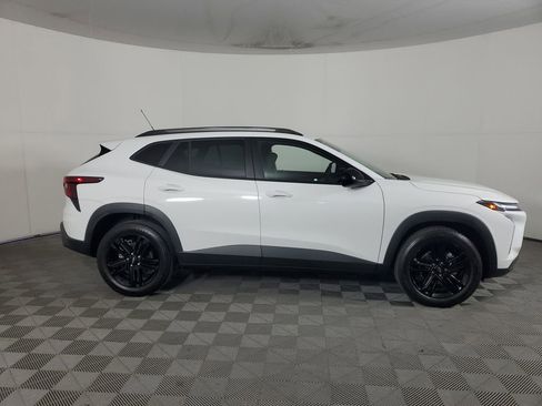 Used 2026 Chevrolet Trax ACTIV FWD image 3