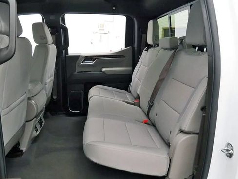 Used 2024 Chevrolet Silverado 1500 LT AWD/4WD image 18