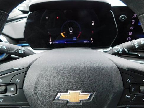 Used 2025 Chevrolet Trax LT image 28