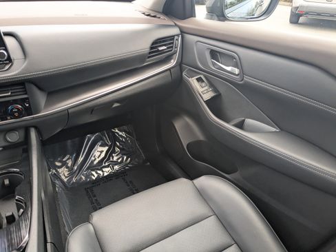 Certified 2023 Nissan Rogue SV w/ SV Premium B Package image 16