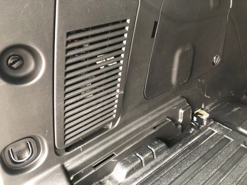 Used 2021 Chevrolet Tahoe 4WD w/ Remote Keyless Entry Package image 22