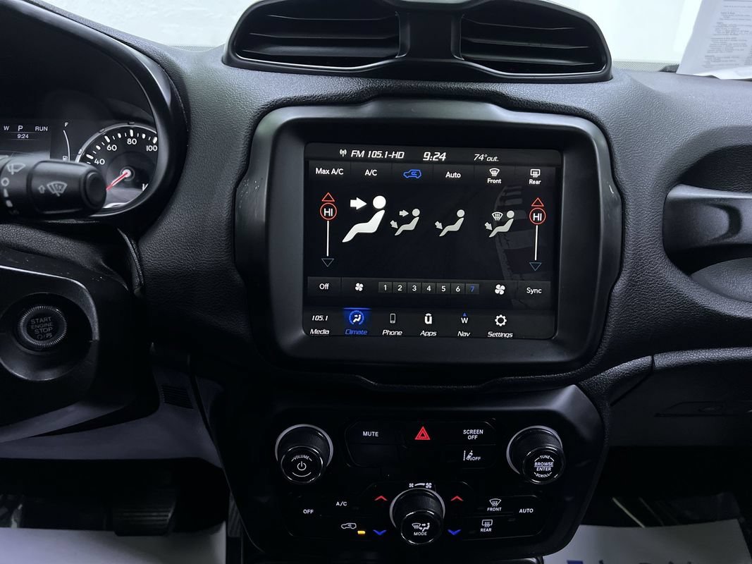 Used 2023 Jeep Renegade Latitude AWD/4WD image 23