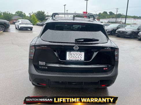 Used 2026 Nissan Kicks SR FWD image 6