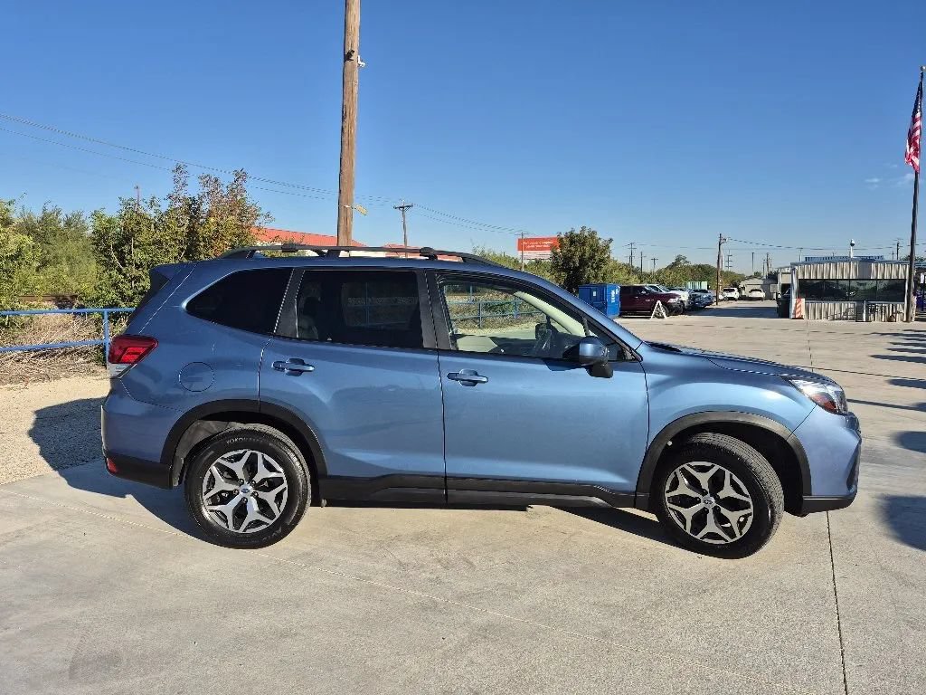Used 2021 Subaru Forester Premium AWD/4WD image 5