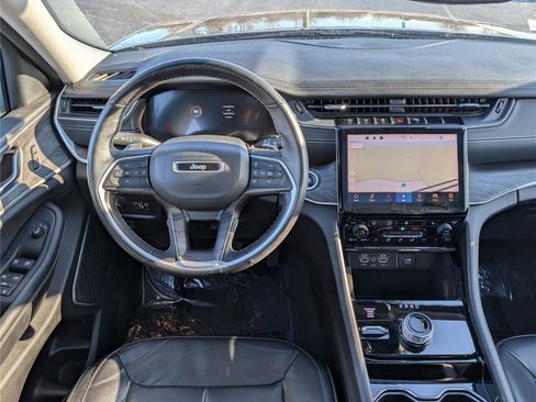 Used 2022 Jeep Grand Cherokee L Limited image 17