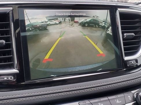 Used 2021 Chrysler Pacifica Limited AWD/4WD image 27