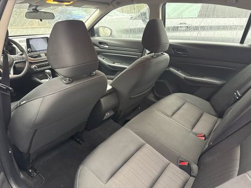 Used 2025 Nissan Altima 2.5 SV image 6