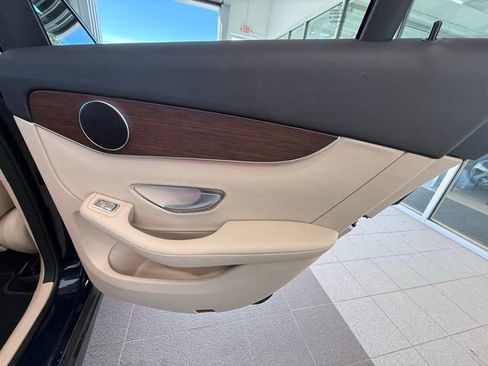 Used 2022 Mercedes-Benz GLC 300 4MATIC w/ Premium Package Lite image 38