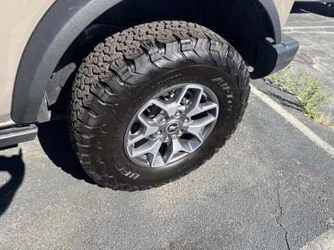 Used 2025 Ford Bronco Badlands AWD/4WD image 12