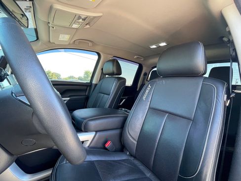 Used 2016 Nissan Titan PRO-4X w/ Pro-4x Convenience Package image 12