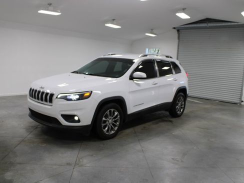 Used 2019 Jeep Cherokee Latitude Plus w/ Comfort/Convenience Group image 5