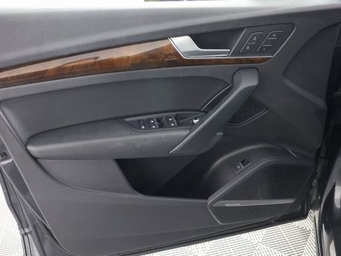 Used 2018 Audi Q5 2.0T Premium Plus w/ Premium Plus Package image 26