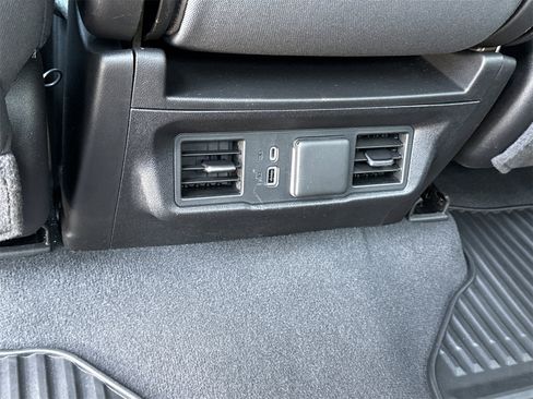 Used 2024 GMC Sierra 1500 SLE w/ Preferred Package image 11