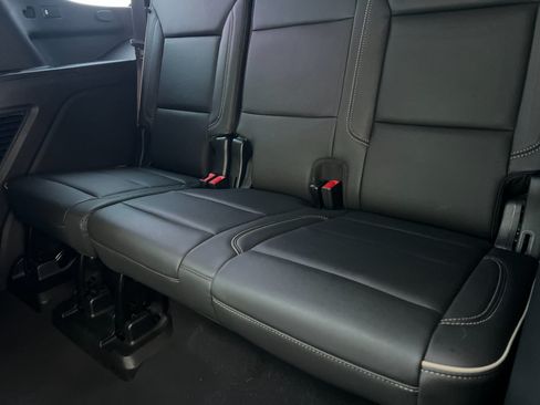 Used 2024 Chevrolet Tahoe Premier AWD/4WD image 14