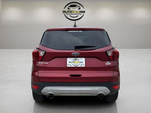 Used 2019 Ford Escape SE image 4