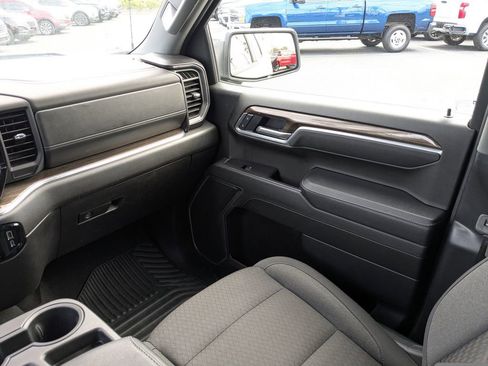 Used 2025 Chevrolet Silverado 1500 LT image 18