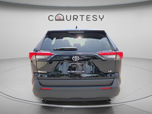 Certified 2025 Toyota RAV4 LE FWD image 4